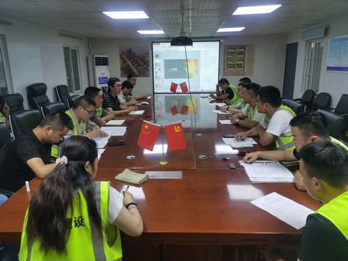 陜煤建設(shè)銅煤公司第十五項(xiàng)目組織召開“有夢想，敢拼搏”青年員工主題座談會(huì)