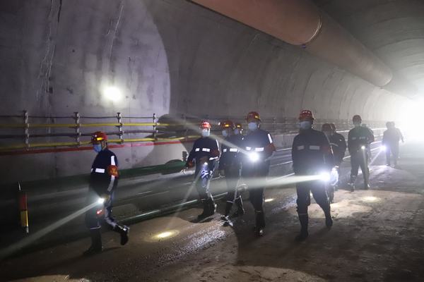 陜煤建設礦建二公司開展“煤礦安全生產(chǎn)標準化”內部對標活動