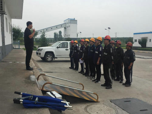 陜煤建設洗選煤運營公司澄合山陽運營項目部開展有限空間安全事故應急救援演練