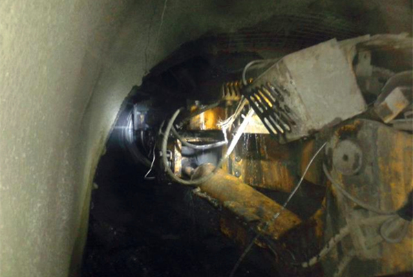 陜煤建設礦建三公司雙龍項目部二盤區(qū)輔助運輸巷與10#聯(lián)絡巷順利貫通