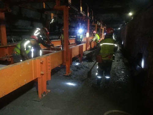 陜煤建設(shè)機(jī)電安裝公司承建的小保當(dāng)?shù)V112203順槽膠帶機(jī)一次試運轉(zhuǎn)成功