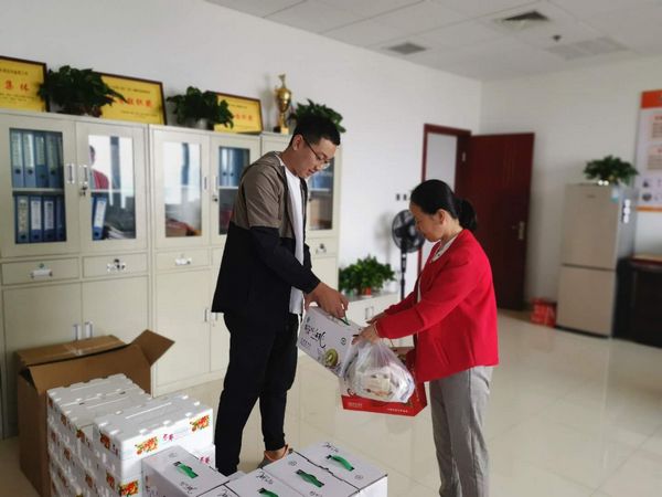 陜煤建設(shè)天工公司中秋、國(guó)慶溫情慰問(wèn)   鼓干勁