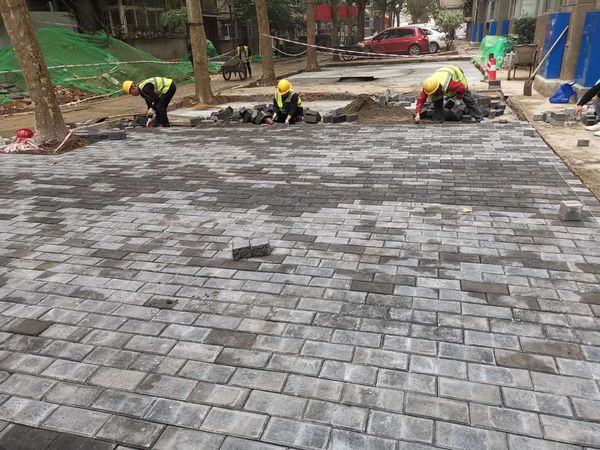 陜煤建設(shè)天工公司土建十五抗洪防雨有序推進(jìn)“三供一業(yè)”改造項(xiàng)目施工