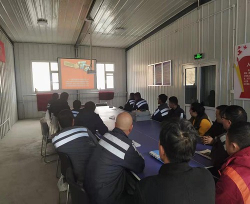 陜煤建設(shè)洗選煤運(yùn)營公司安裝第五項(xiàng)目部：讓悲劇不再重演 警示教育記心間