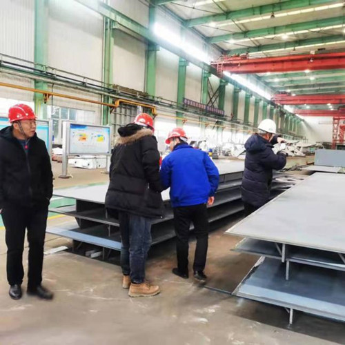 陜煤建設機電安裝公司對西卓礦主井井架加工現場監(jiān)造