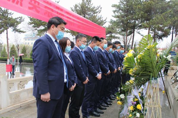 陜煤建設(shè)榆林公司開展“緬懷革命先烈 弘揚紅色精神”主題黨日活動