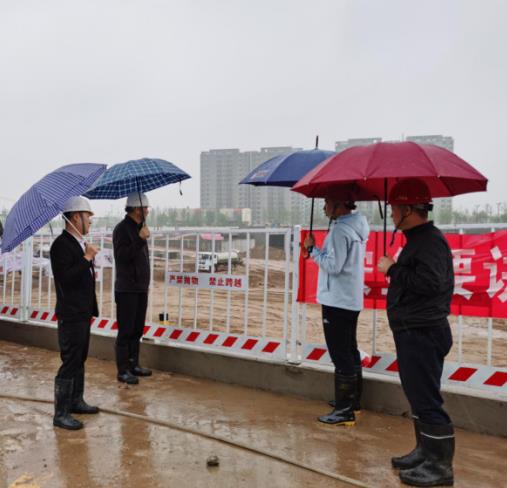 陜煤建設(shè)空港新城項(xiàng)目部“防汛”、“趕工”正當(dāng)時(shí)