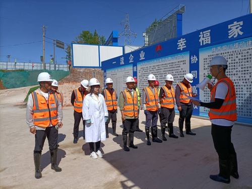 陜煤建設(shè)銅煤公司第三項(xiàng)目部開展防汛搶險(xiǎn)實(shí)戰(zhàn)演練