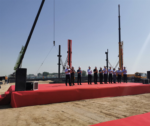 陜煤建設(shè)渭南分公司河南龐源塔式起重機(jī)項目聯(lián)合廠房上梁儀式順利舉行