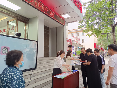 陜煤建設(shè)機(jī)電安裝公司安全生產(chǎn)宣傳咨詢(xún)?cè)谛袆?dòng)