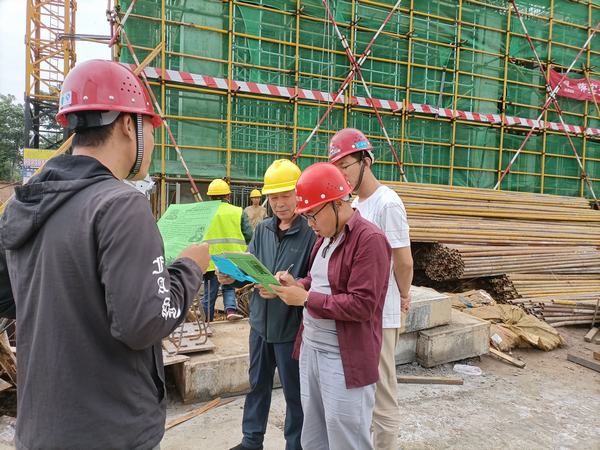 陜煤建設(shè)渭南分公司第五項(xiàng)目部“安全志愿者”宣傳隊(duì)在行動(dòng)