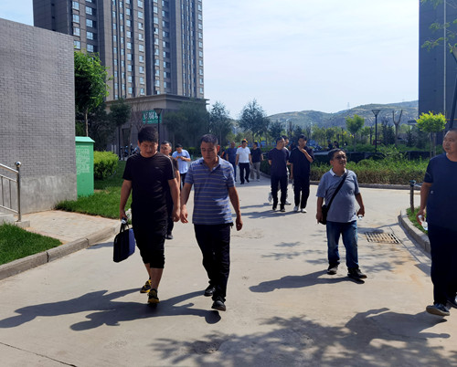 陜煤建設(shè)公司神南華府小區(qū)二期工程順利通過綜合驗收