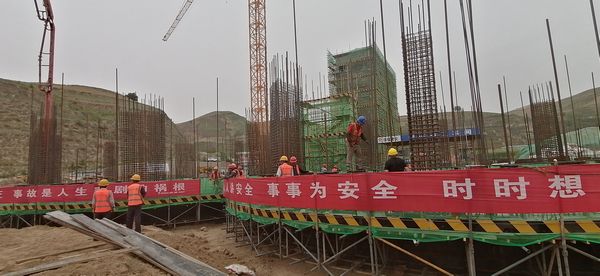 陜煤建設(shè)天工公司安裝三部精煤倉(cāng)工程滑模順利開(kāi)工