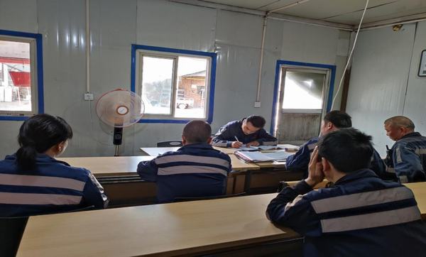 陜煤建設(shè)洗選煤運營公司紅柳林洗煤廠項目部:打好“防暑”戰(zhàn)，穿好“降溫”衣