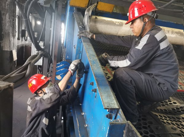 陜煤建設(shè)洗選煤運(yùn)營(yíng)公司澄合山陽(yáng)運(yùn)營(yíng)項(xiàng)目部：伏天“烤”驗(yàn)不斷 “汗”衛(wèi)運(yùn)維安全