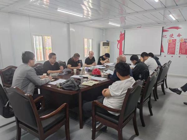 陜煤建設(shè)銅煤公司延安項(xiàng)目部承建的金延安藝術(shù)幼兒培訓(xùn)中心順利通過主體驗(yàn)收