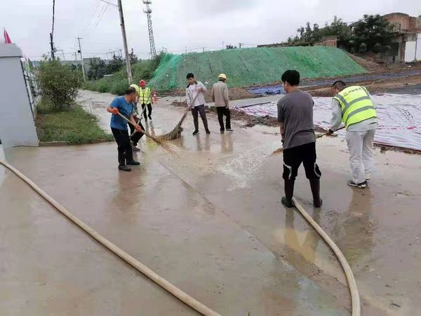 陜煤建設天工公司渭陽佳苑項目“雨季三防”有妙招，未雨綢繆早預防