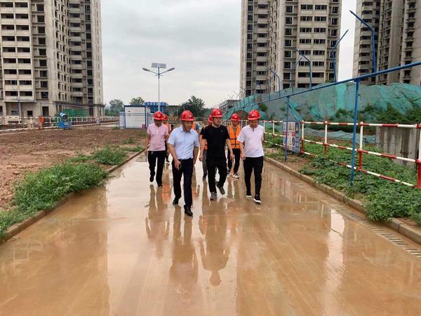 陜煤建設(shè)銅煤公司全力應(yīng)對(duì)強(qiáng)降雨 筑牢防汛“安全堤”