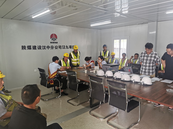 陜煤建設漢中分公司為農(nóng)民工辦實事 解“薪”愁