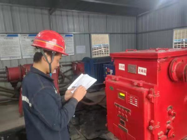 陜煤建設(shè)礦建二公司第二項(xiàng)目部多舉措強(qiáng)化供電安全管理