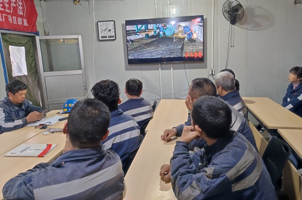 陜煤建設(shè)洗選煤運(yùn)營(yíng)公司紅柳林洗煤廠項(xiàng)目部：亮出“三違”劍，斬除隱患根