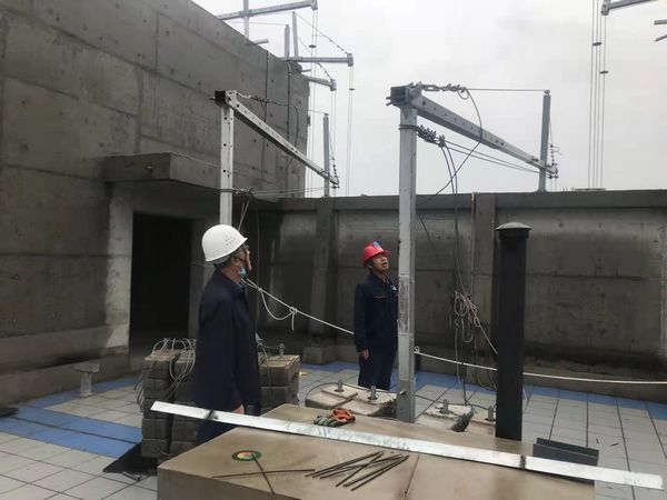 陜煤建設(shè)天工公司機(jī)電設(shè)備安全運(yùn)行確?！鞍偃瞻踩币宦贰熬G碼”