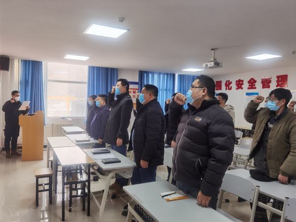 陜煤建設(shè)礦建二公司車(chē)村項(xiàng)目部為員工送上安全宣講“盛宴”