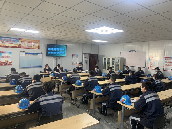 陜煤建設(shè)洗選煤運營公司紅柳林洗煤廠項目部：安全走前排 盛產(chǎn)譜新篇