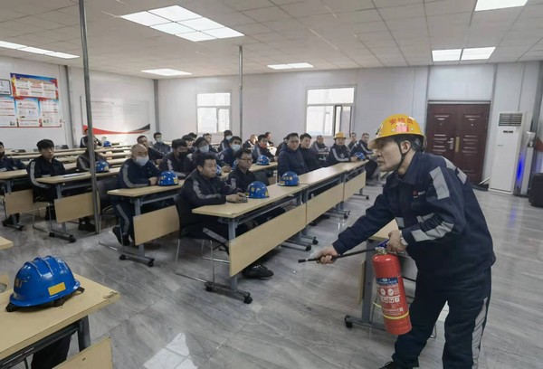 陜煤建設(shè)洗選煤運(yùn)營(yíng)公司紅柳林洗煤廠項(xiàng)目部： 開(kāi)展消防演練 筑牢安全防線(xiàn)