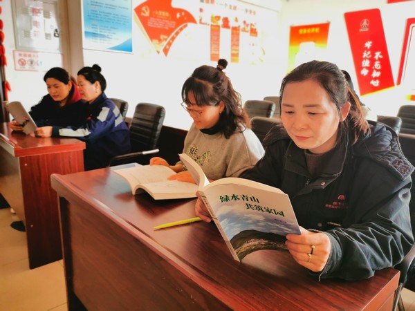 陜煤建設(shè)洗選煤運(yùn)營公司澄合山陽運(yùn)營項(xiàng)目部：靈巧雙手“剪”出女職工新風(fēng)采