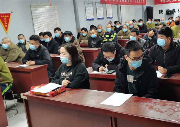 陜煤建設(shè)機(jī)電安裝公司職工用行動(dòng)履行安全生產(chǎn)承諾