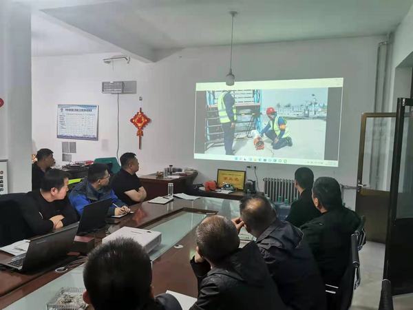 陜煤建設(shè)銅煤公司第二十一項(xiàng)目部多種形式開(kāi)展安全教育活動(dòng)，筑牢安全防線