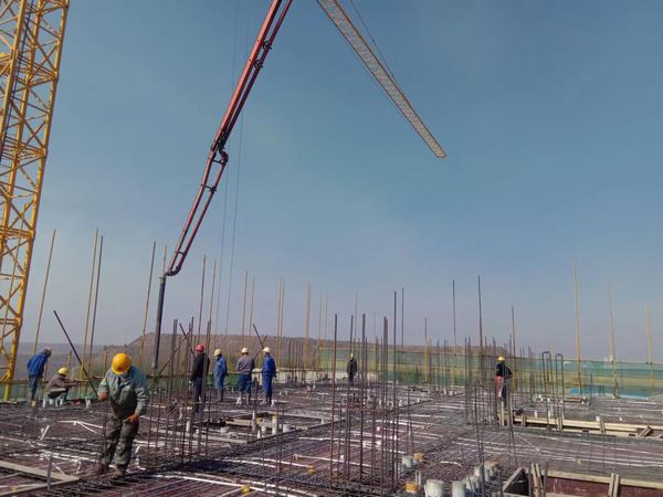 陜煤建設(shè)韓城分公司土建九項(xiàng)目部奮進(jìn)工程四月天