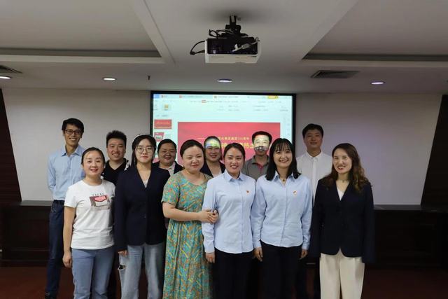 陜煤建設(shè)礦建二公司組織開展“迎五一 勞動贊歌”主題朗誦活動