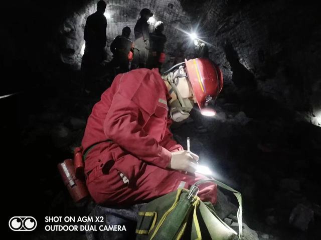 贊勞動(dòng)美，致敬煤礦工作者