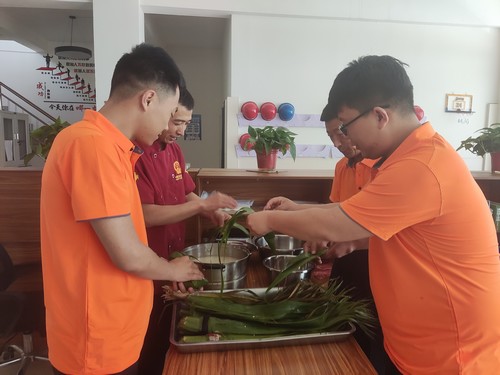 粽葉飄香迎安康！陜煤建設(shè)路橋分公司各基層項(xiàng)目部開展迎端午系列活動(dòng)