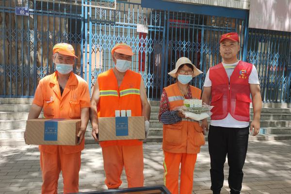 陜煤建設(shè)銅煤公司：開展“送一份關(guān)懷，道一聲辛苦”環(huán)衛(wèi)工慰問活動