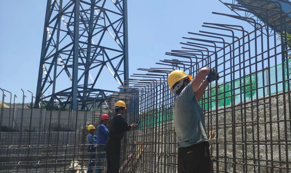 陜煤建設(shè)咸陽分公司第六項(xiàng)目部：烈日趕工忙，安全不能忘