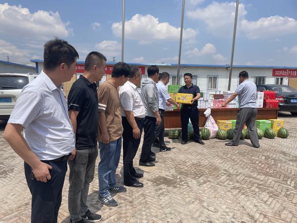 陜煤建設(shè)煤礦運營服務(wù)分公司：防暑慰問品送給一線建設(shè)者