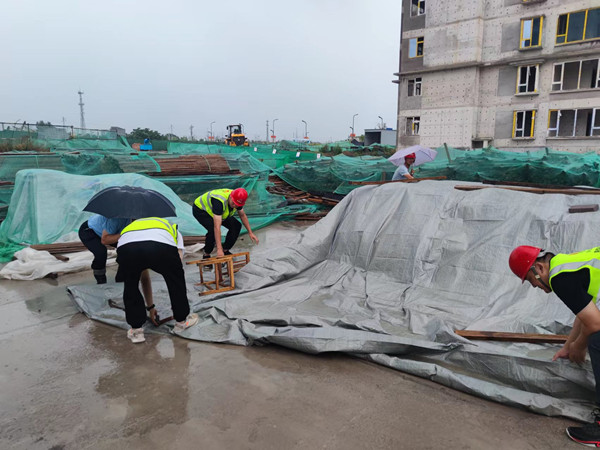 陜煤建設(shè)咸陽分公司第一項(xiàng)目部聞“風(fēng)雨”而動