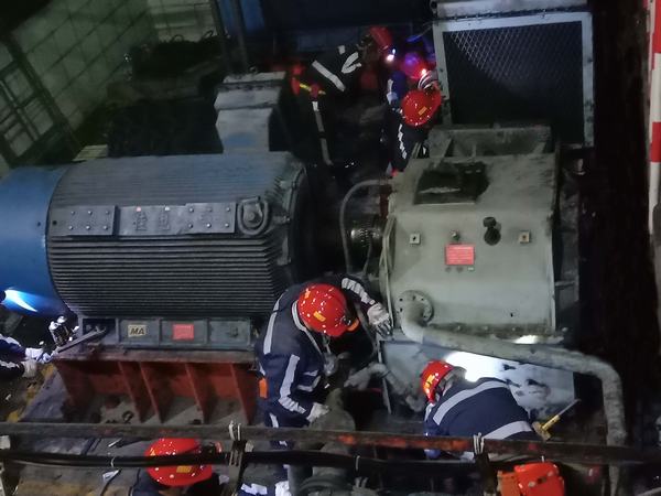 陜煤建設(shè)韓城分公司項(xiàng)目建設(shè)“加速度”啃下張家峁礦業(yè)超長(zhǎng)時(shí)段大檢修項(xiàng)目“硬骨頭”