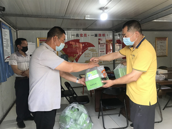 陜煤建設澄合分公司各單位全面發(fā)力做好防暑降溫工作