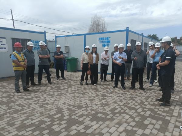 鄂托克旗人大常委會副主任郭朝暉一行到陜煤建設內(nèi)蒙古分公司第二項目部檢查指導工作