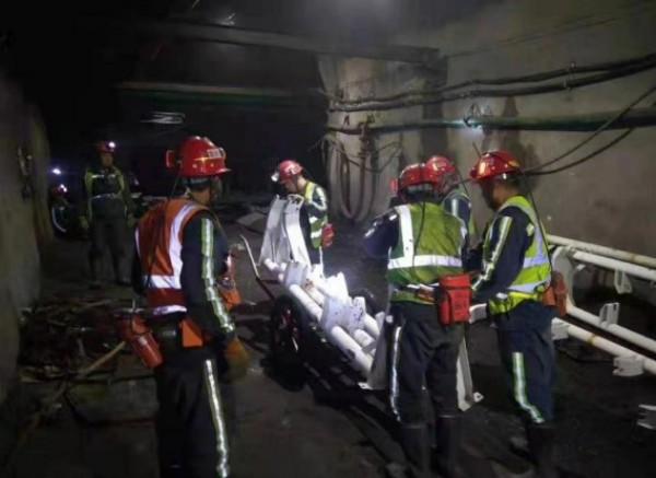 陜煤建設機電安裝公司小保當項目部：順利完成順槽掘進膠帶機工程