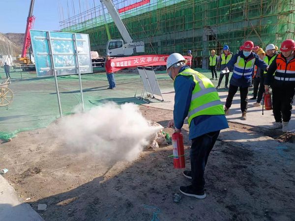 陜煤建設天工公司基層項目部施工現(xiàn)場消防安全演練正當時