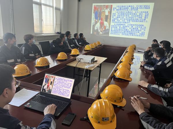 陜煤建設(shè)洗選煤運(yùn)營(yíng)公司神渭首端運(yùn)營(yíng)項(xiàng)目部：巧用“加減乘除法” 員工安全感“再加碼”