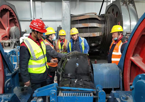 陜煤建設(shè)礦建三公司：雙管齊下，筑牢年終安全生產(chǎn)防線