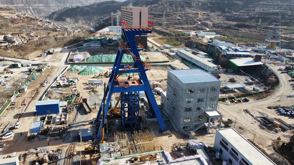 陜煤建設(shè)礦建二公司“雙突”煤層揭煤側(cè)記