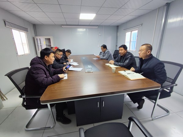 陜煤建設(shè)路橋分公司彬長(zhǎng)項(xiàng)目部“三到位”讓農(nóng)民工勞有所得 ，不再“憂(yōu)酬煩薪”