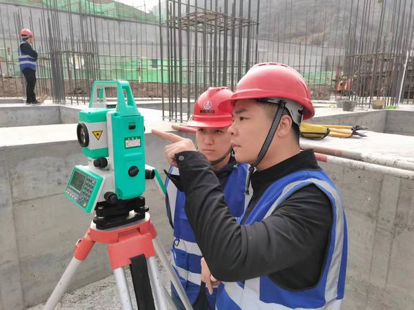 陜煤建設(shè)韓城分公司土建十一項目部： 一把尺子“量”到底  質(zhì)量“哨兵”嚴把關(guān)